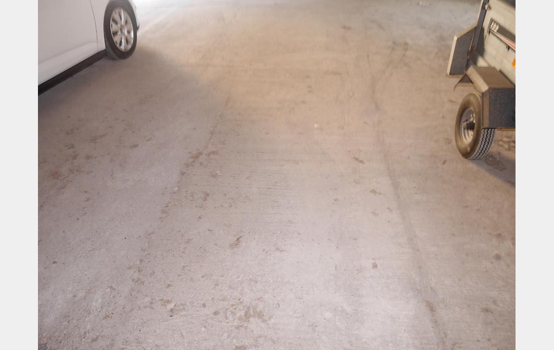 Christophe Gay immobilier : Parking | CLERMONT-L'HERAULT (34800) | 15 m2 | 50 € 
