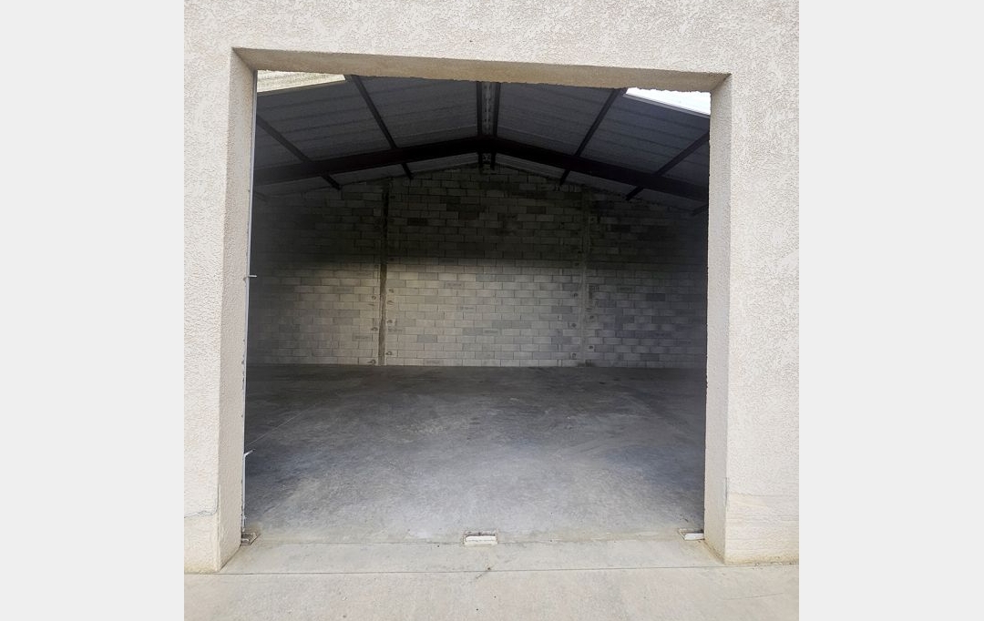 Christophe Gay immobilier : Garage / Parking | SAINT-BAUZILLE-DE-LA-SYLVE (34230) | 93 m2 | 700 € 