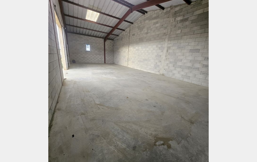 Christophe Gay immobilier : Garage / Parking | SAINT-BAUZILLE-DE-LA-SYLVE (34230) | 93 m2 | 700 € 