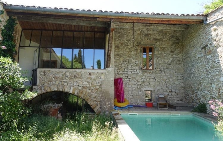 Maison de village MONTPEYROUX 183 m2 1 680 € Maison de village MONTPEYROUX 183 m2 1 680 €