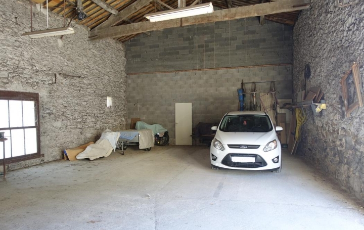 Garage CLERMONT-L'HERAULT 15 m2 50 € Garage CLERMONT-L'HERAULT 15 m2 50 €