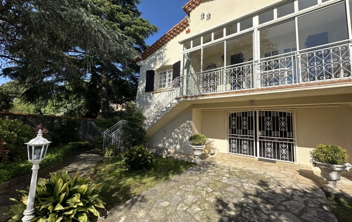 Villa GIGNAC 139 m2 780 000 € Villa GIGNAC 139 m2 780 000 €